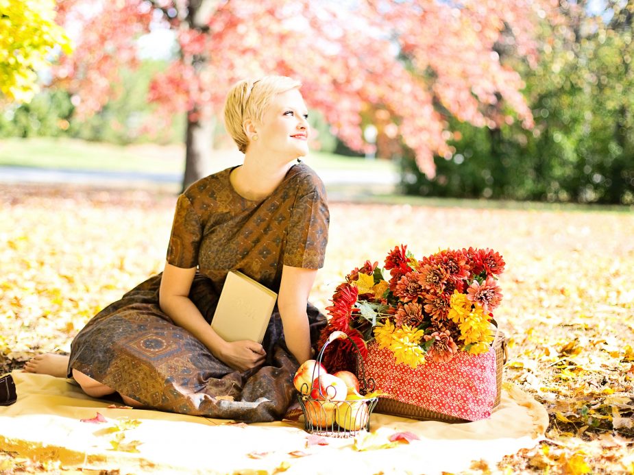 young-woman-fall-autumn-vintage-37529