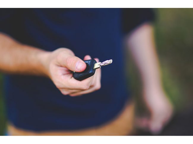 blur-car-key-close-up-6097