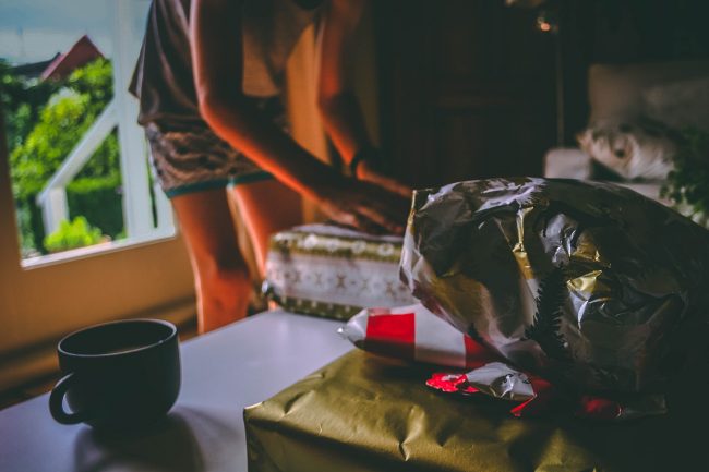 blur-christmas-presents-cup-783997