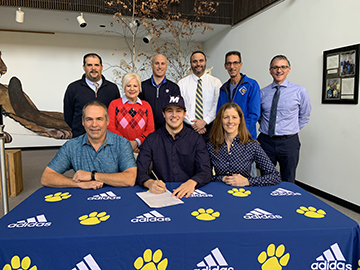 VV Dixon Black signing